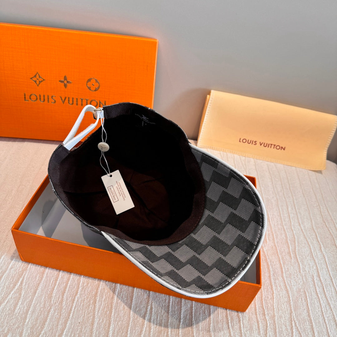 Classic Checkered Baseball Cap - Effortless Chic