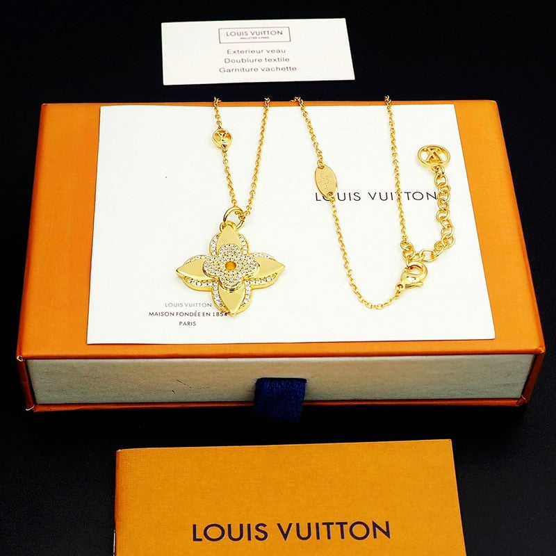 18K Louis Vuitton Medaillon Necklace