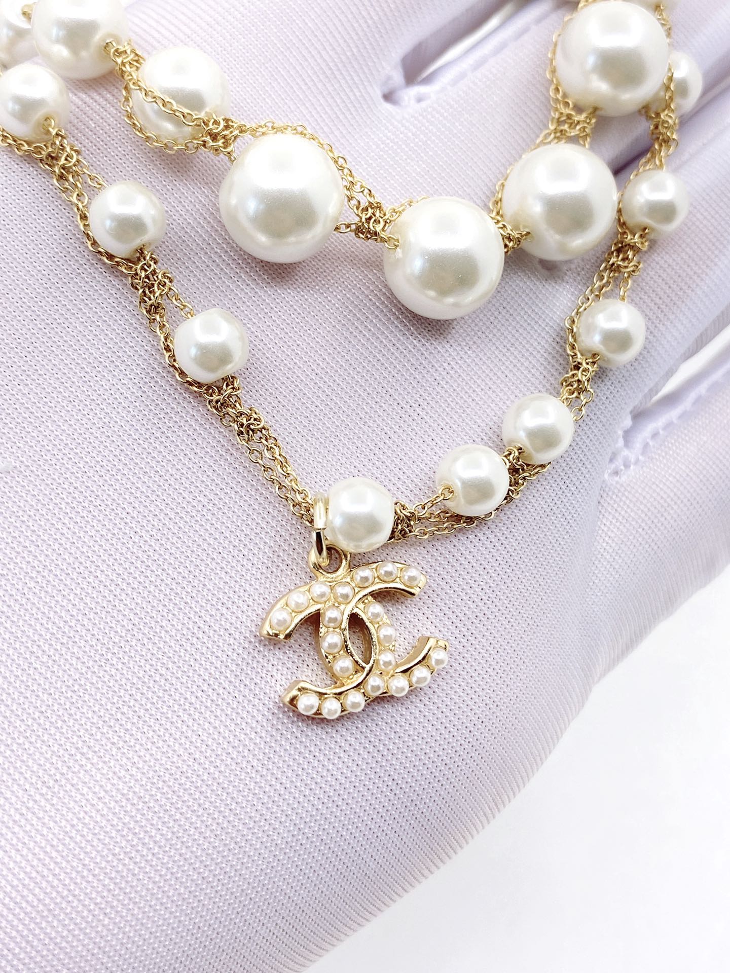 18K  Chanel Pearls Necklace