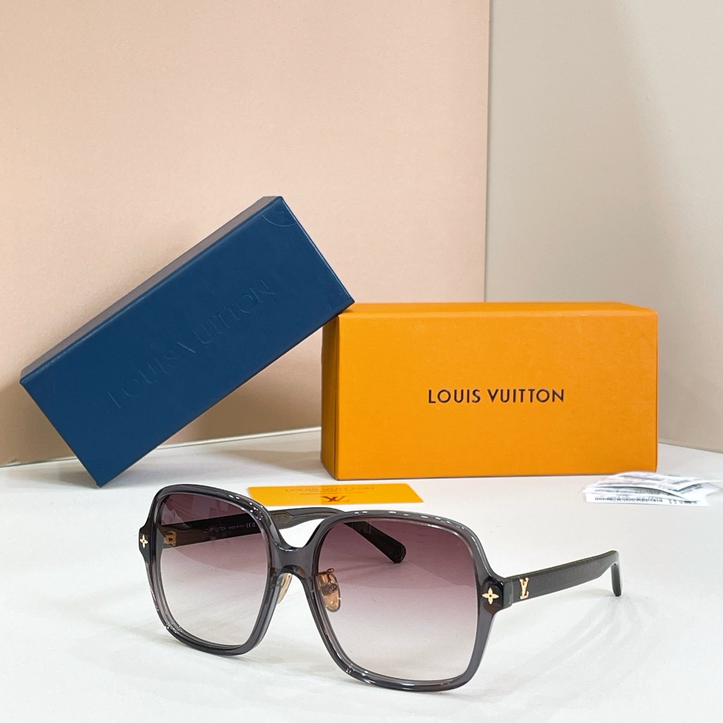 Louis Vuitton Sunglasses-Z3044E