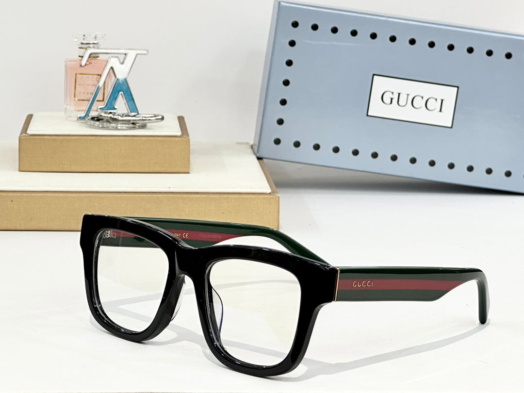GUCCI Sunglasses-GG1135S