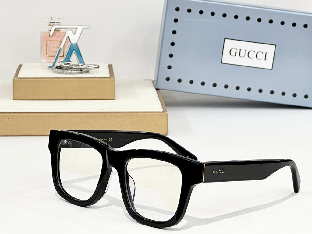 GUCCI Sunglasses-GG1135S