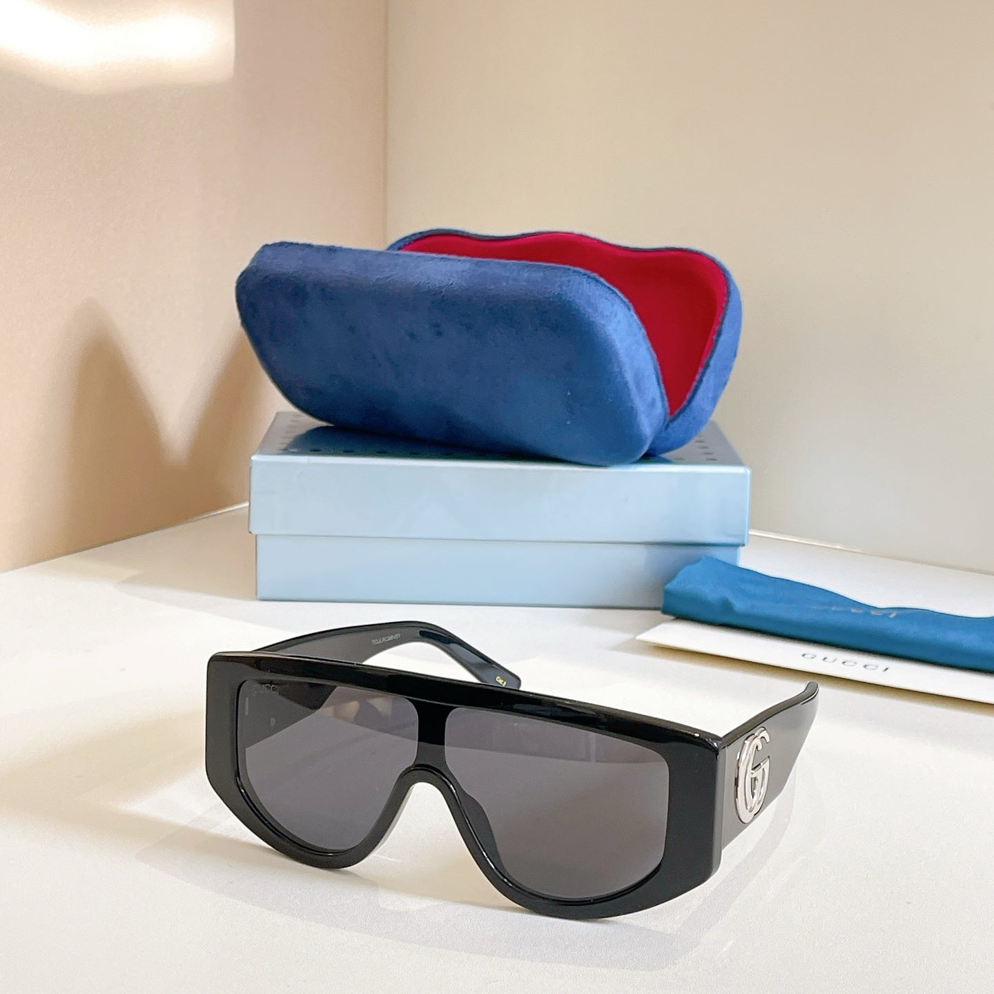 GUCCI Sunglasses GG1950S